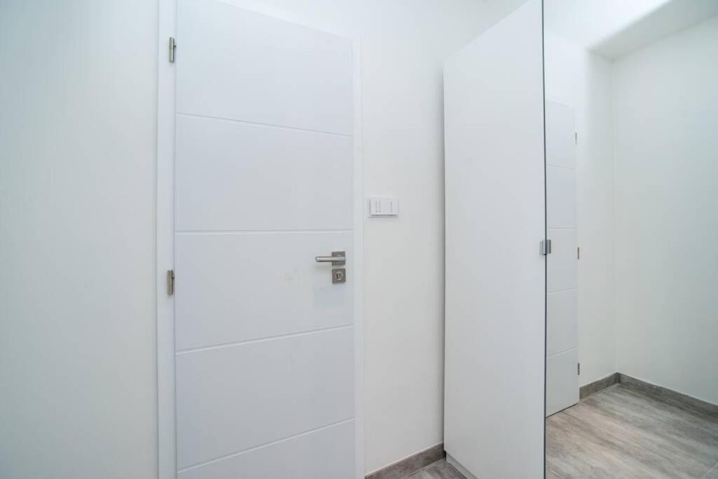 Old Town 1 Bedroom Oasis With Ac And Double Shower Prag Exterior foto